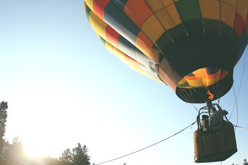 25 jaar getrouwd cadeau ideeën luchtballonvaart