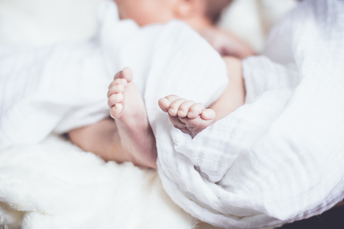 Wat te regelen na de geboorte van je baby? - Kaartje2go Blog