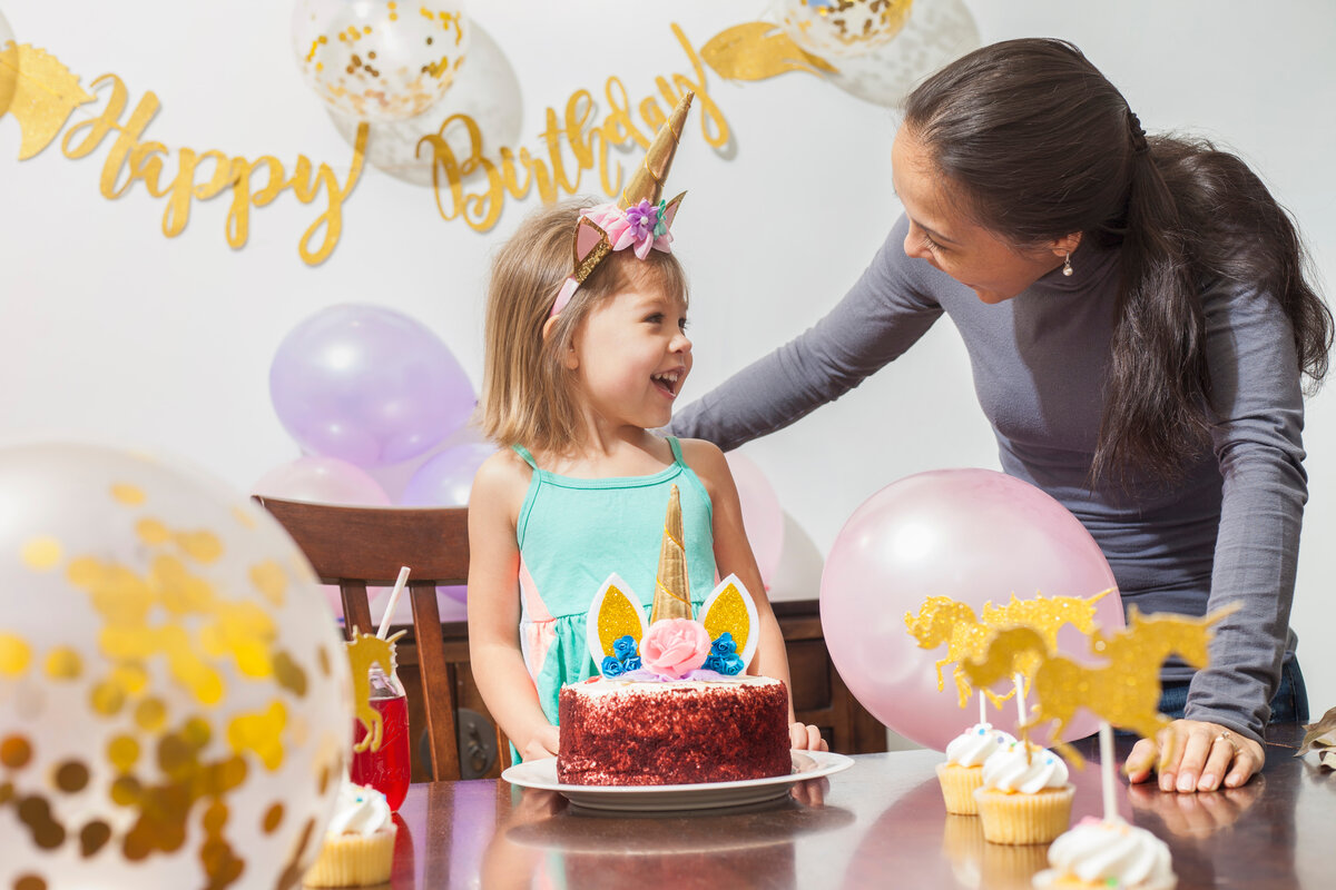 Kinderfeestje spelletjes met unicorn thema