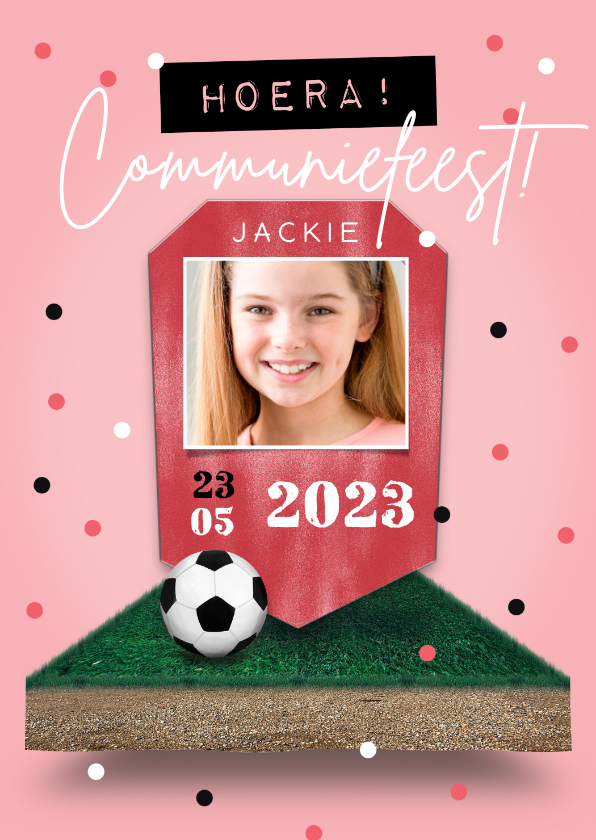 Communiekaarten - Voetbalfeestje communie meisje voetbal confetti roze