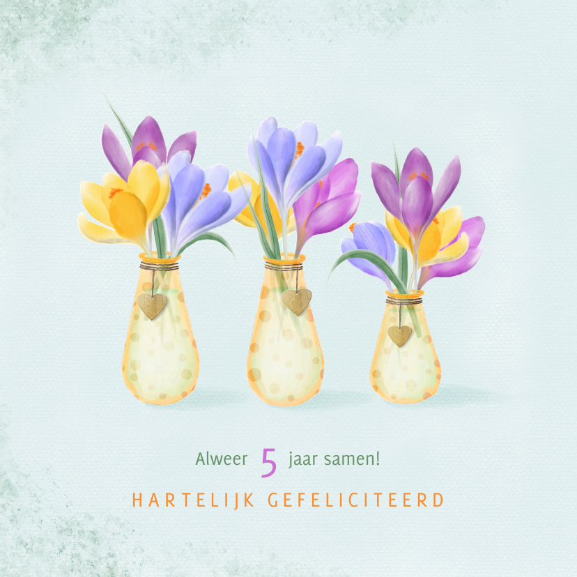 Felicitatiekaarten - Felicitatiekaart vaasjes met stippen vol kleurige krokussen