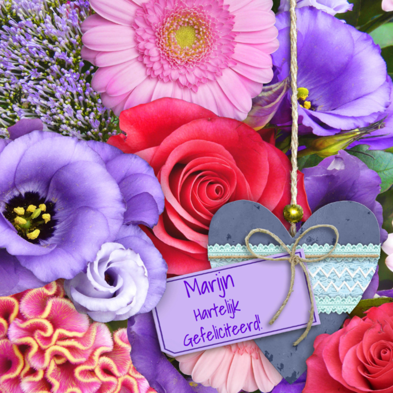 Mooie felicitatiekaart met houten hart op bloemen - Felicitatiekaarten Felicitatiekaarten - Mooie felicitatiekaart met houten hart op bloemen