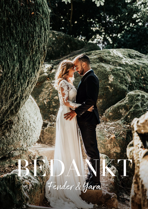 Fotokaart trouwerij met grote foto en witte typografie - Fotokaarten Fotokaarten - Fotokaart trouwerij met grote foto en witte typografie