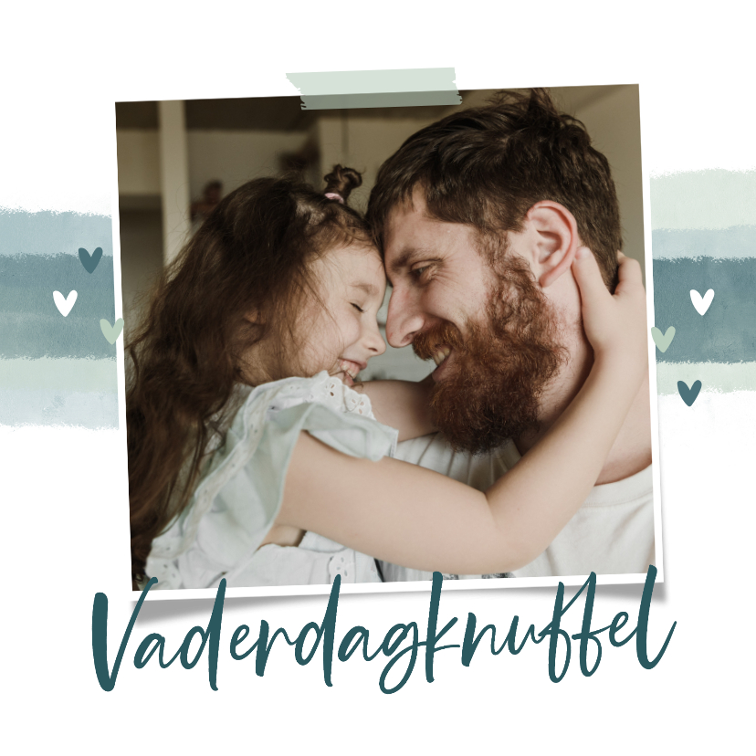 Vaderdagknuffel fotokaart met waterverf hartjes - Fotokaarten Fotokaarten - Vaderdagknuffel fotokaart met waterverf hartjes