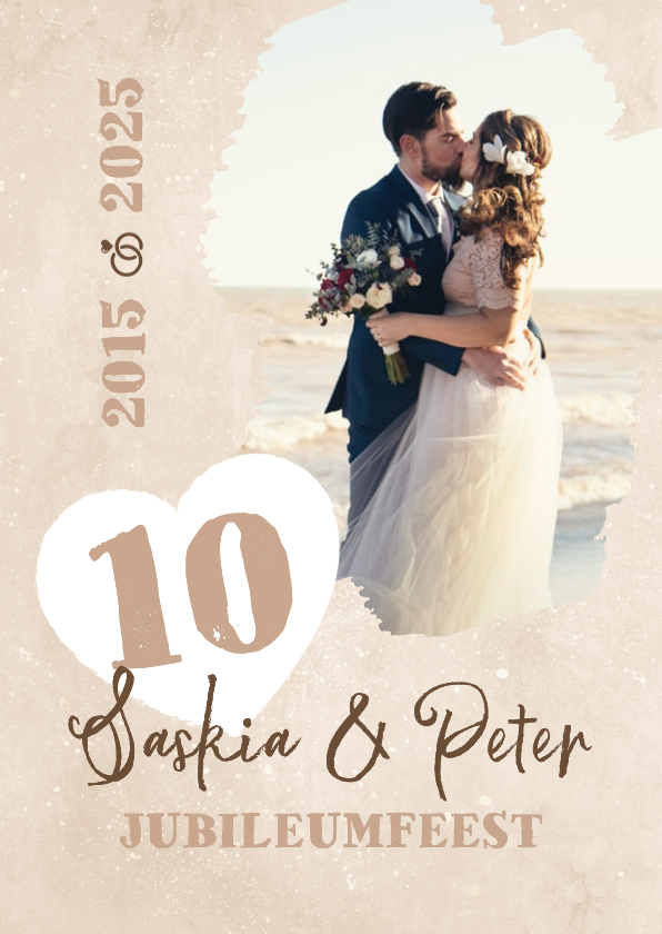 Uitnodiging jubileumfeest 10 jaar beige liefde hart - Jubileumkaarten Jubileumkaarten - Uitnodiging jubileumfeest 10 jaar beige liefde hart