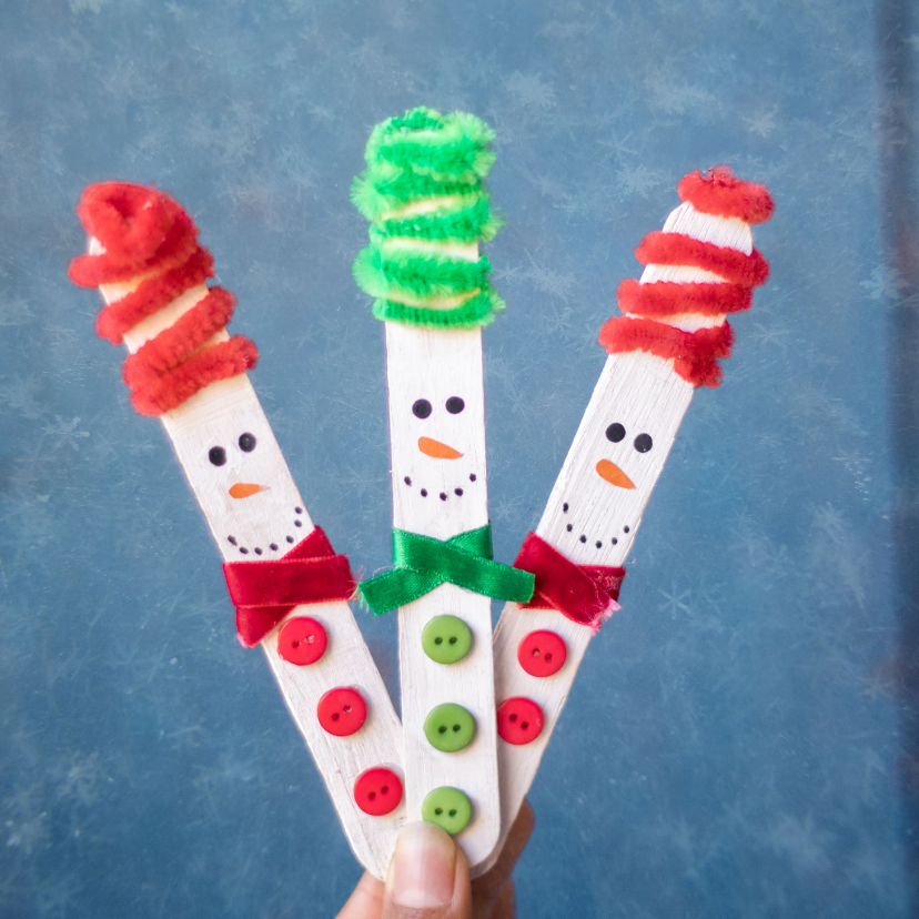Kerstkaarten -  Kerstkaart met handgemaakte houten sneeuwpoppen