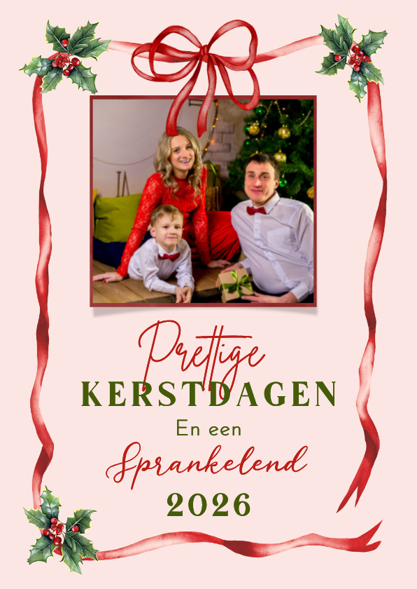 Kerstkaart rode strik aan lint met hulst - Kerstkaarten Kerstkaarten - Kerstkaart rode strik aan lint met hulst