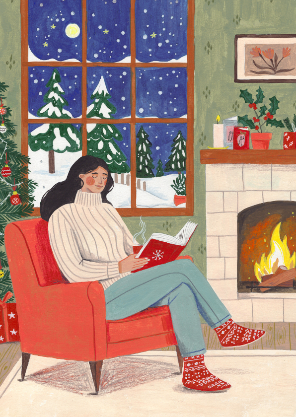Kerstkaarten - Kerstkaart vrouw leest boek in woonkamer