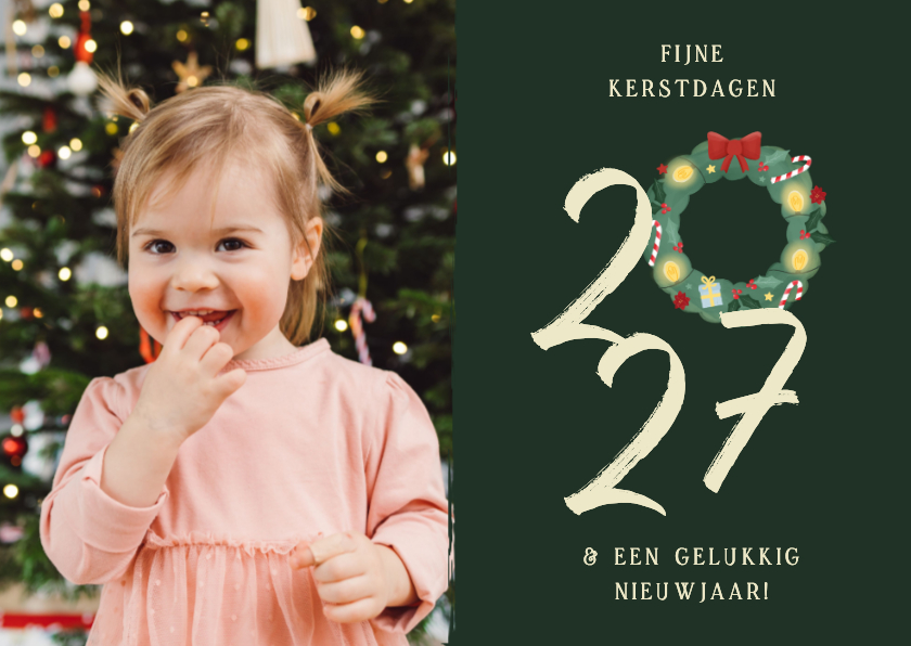 Kerstkaartje donkergroen met grote foto en 2027 kerstkrans - Kerstkaarten Kerstkaarten - Kerstkaartje donkergroen met grote foto en 2027 kerstkrans
