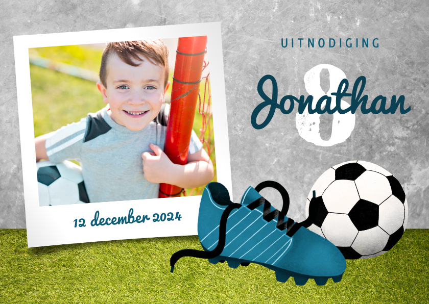 Uitnodiging kinderfeestje met gras, voetbal en voetbalschoen - Kinderfeestjes Kinderfeestjes - Uitnodiging kinderfeestje met gras, voetbal en voetbalschoen