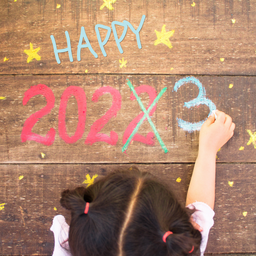Nieuwjaarskaarten - Nieuwjaarskaart meisje dat 2023 schrijft