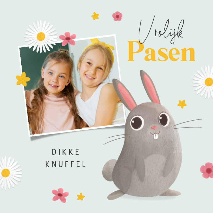Paaskaarten - Paaskaart vrolijk konijn paashaas bloemen foto knuffel