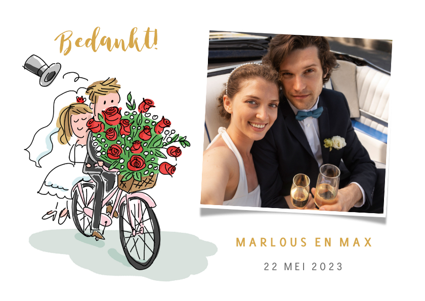 Trouwkaarten - Bedankkaart met foto en stel op een fiets met rozen