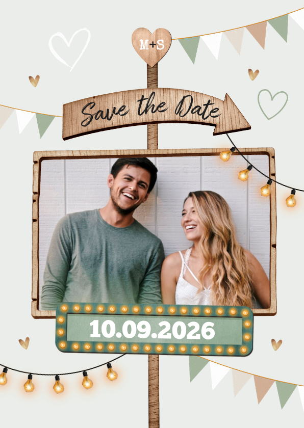 Trouwkaarten - Save the date trouwkaart houtlook festival style wegwijzers