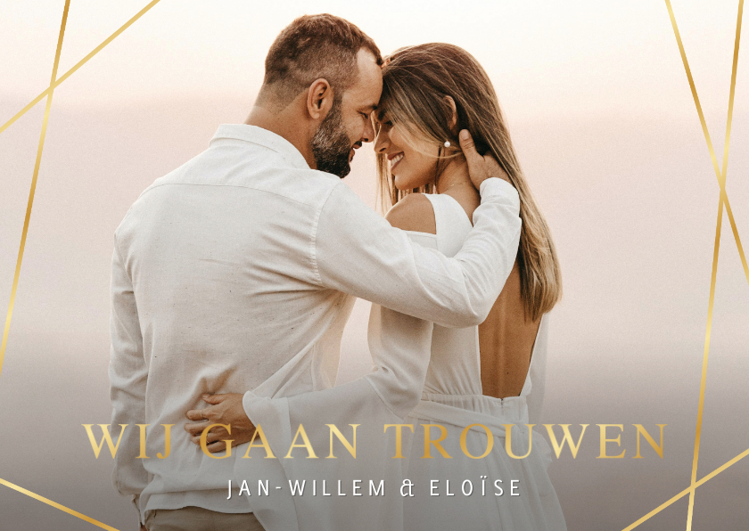 Trouwkaarten - Stijlvolle trouwkaart met gouden geo lijnen en eigen foto