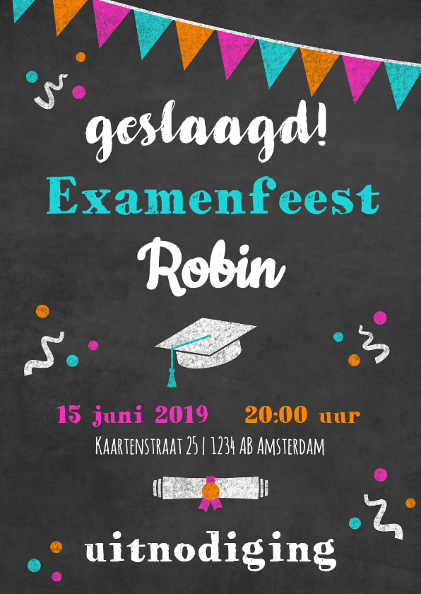 Uitnodiging examenfeestje met tekst en slingers op krijtbord - Uitnodigingen Uitnodigingen - Uitnodiging examenfeestje met tekst en slingers op krijtbord