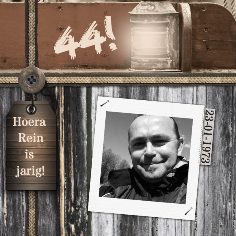 Jarig hout en naamkaartje b - Verjaardagskaarten Verjaardagskaarten - Jarig hout en naamkaartje b