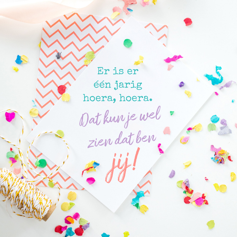 Verjaardagskaart'Er is er een jarig' confetti Kaartje2go