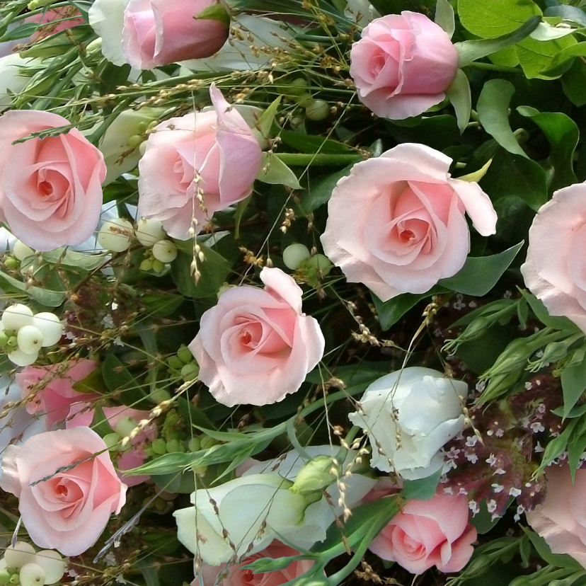 Wenskaarten - Mooie bloemenkaart met bosje rozen en andere bloemen