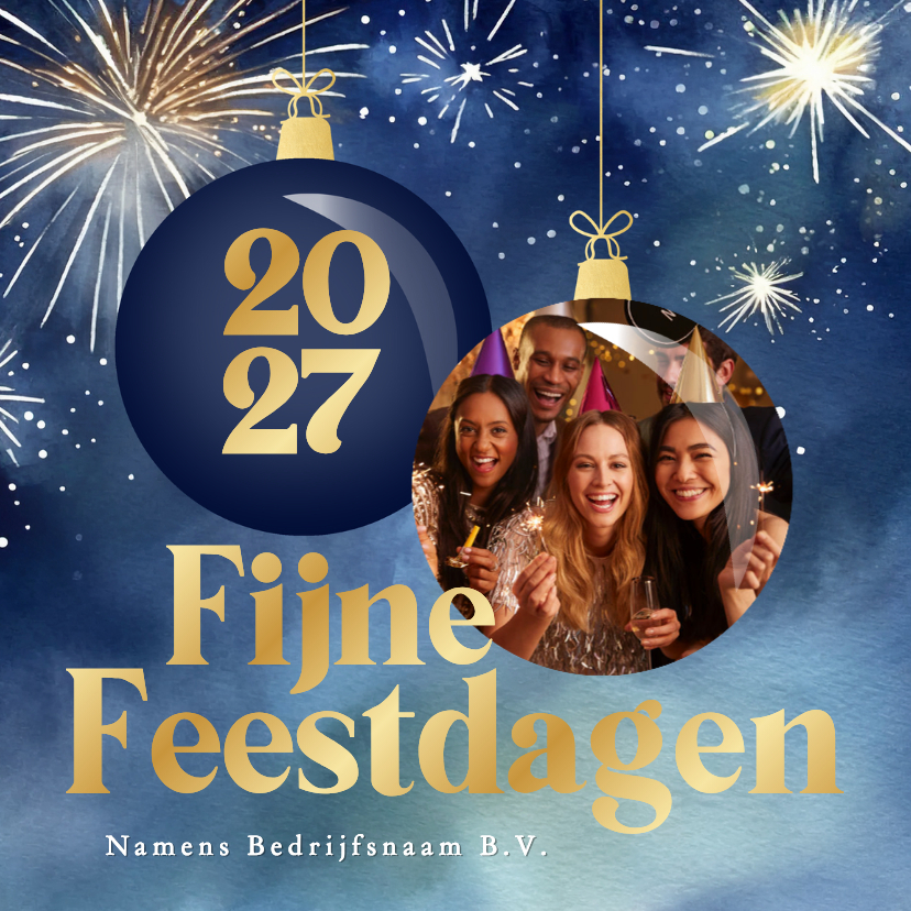 Zakelijke kerstkaart met vuurwerk en kerstbal gouden tekst - Zakelijke kerstkaarten Zakelijke kerstkaarten - Zakelijke kerstkaart met vuurwerk en kerstbal gouden tekst
