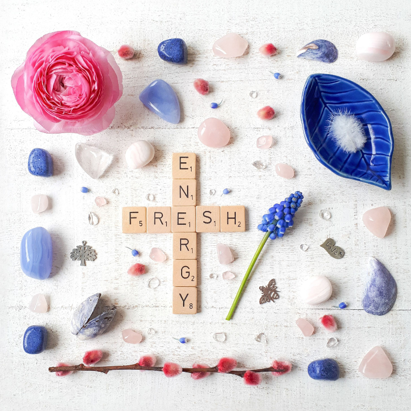 Spreukenkaart fresh energy met bloemen en een bij - Zomaar kaarten Zomaar kaarten - Spreukenkaart fresh energy met bloemen en een bij
