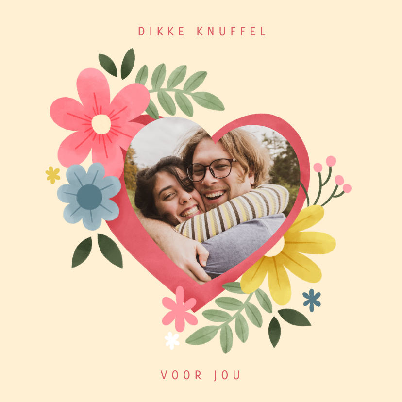 Sterkte kaart knuffel met hart, bloemen en foto - Zomaar kaarten Zomaar kaarten - Sterkte kaart knuffel met hart, bloemen en foto