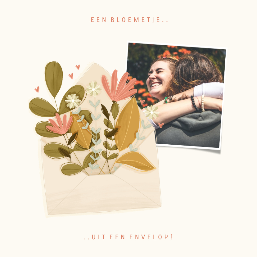 Zomaar kaartje foto met een bloemetje uit een envelop - Zomaar kaarten Zomaar kaarten - Zomaar kaartje foto met een bloemetje uit een envelop